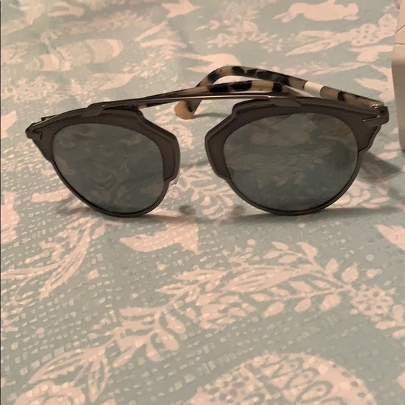 Authentic DIOR - Picture 2 of 5